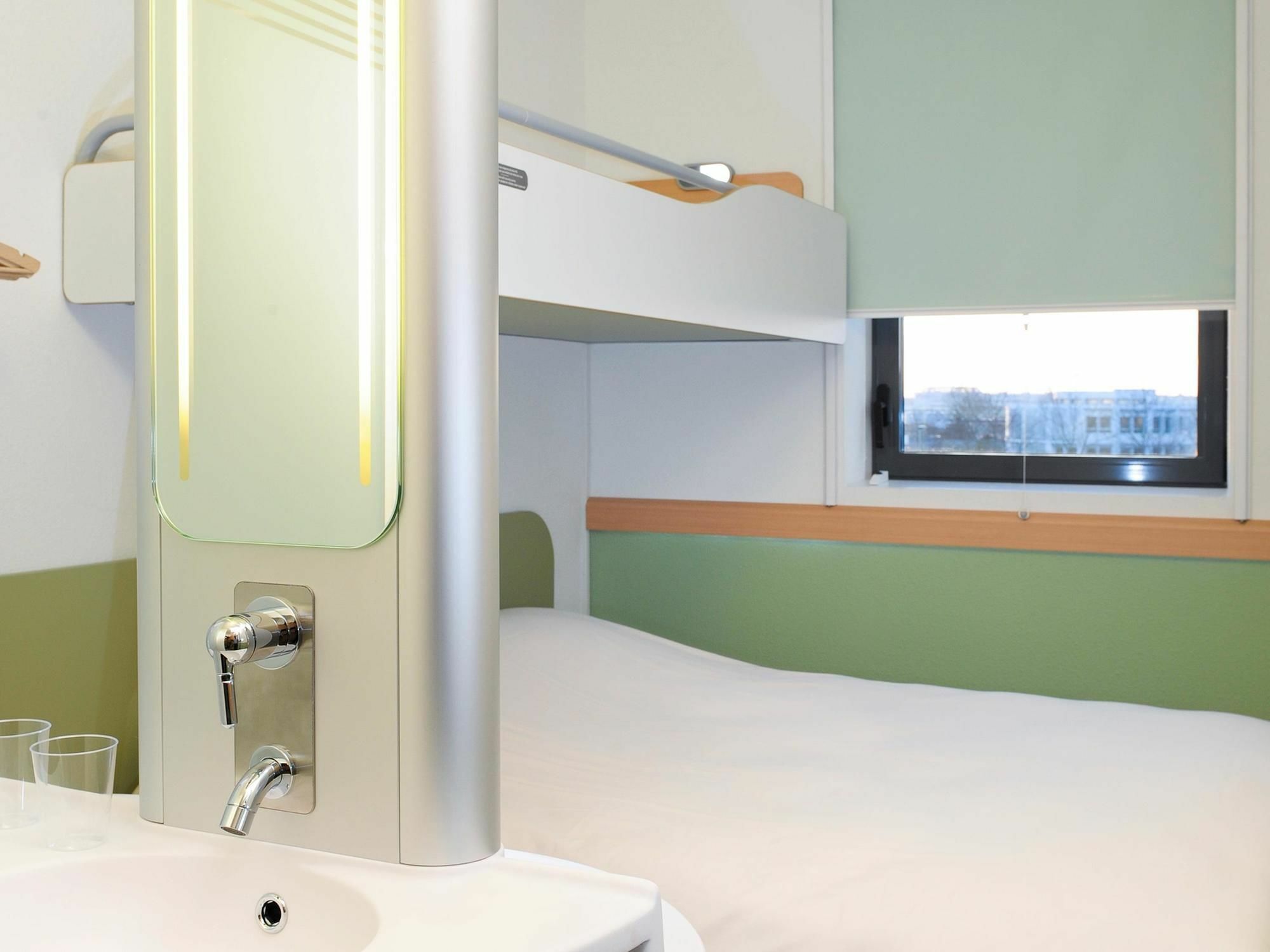 Ibis Budget Toulouse Aeroport Blagnac Exterior photo